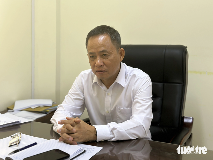 Ông Đỗ Tường Hiệp - phó giám đốc Sở Giáo dục và Đào tạo tỉnh Đắk Lắk - nói về giải pháp ngăn chặn bạo lực học đường mà không phải lục cặp, soát người học sinh - Ảnh: THẾ THẾ