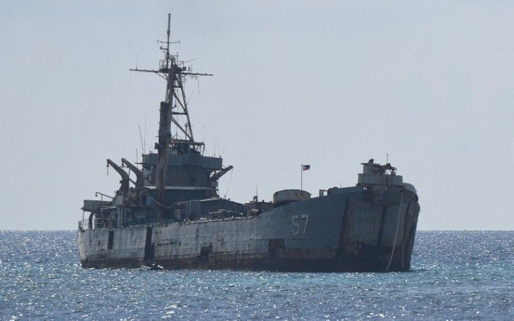 Trung Quốc phản ứng vụ Philippines tiếp tế tàu tại bãi Cỏ Mây ở Biển Đông