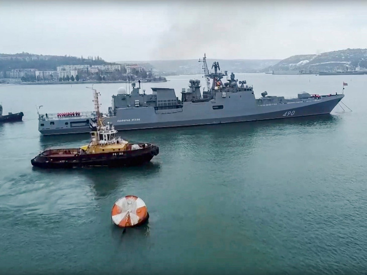 Một tàu chiến thuộc Hạm đội Biển Đen của Nga - Ảnh: EPA