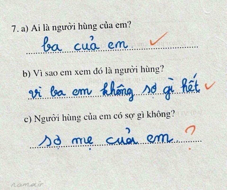 Anh hùng của em không sợ gì hết...