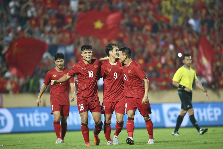 Hai trận giao hữu của tuyển Việt Nam trong tháng 10 được trực tiếp trên FPT Play - Ảnh: N.K.