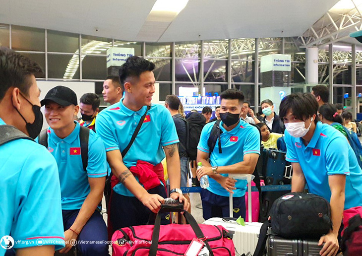 Đội tuyển Việt Nam đến Đại Liên, sẵn sàng đấu đội tuyển Trung Quốc - Ảnh: VFF