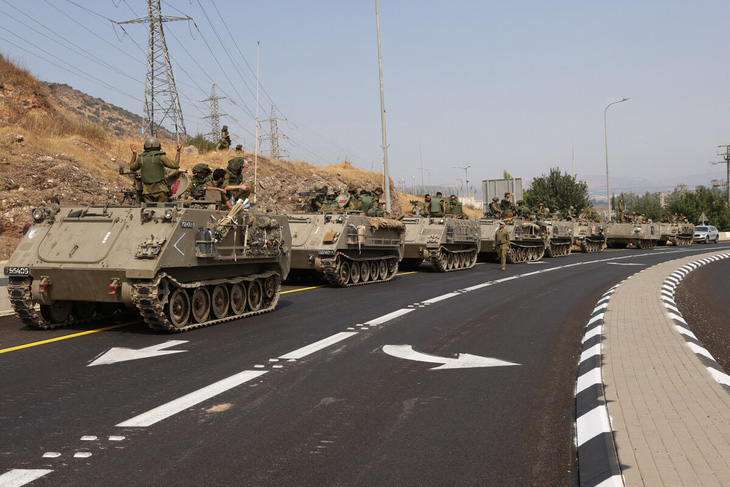 Israel huy động lượng lớn binh sĩ để đáp trả cuộc tấn công của Hamas - Ảnh: AFP