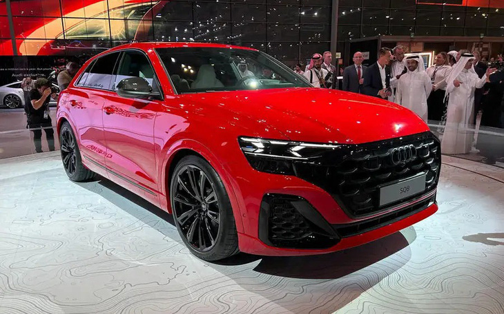 Audi Q8 2024 ra mắt: SUV chủ lực nay ăn xăng ít hơn, hoàn thiện hơn