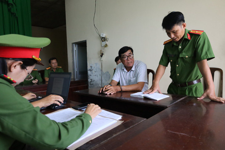 Ông Trần Việt Thắng bị bắt để điều tra tội lạm dụng tín nhiệm chiếm đoạt tài sản - Ảnh: HUY PHÁCH