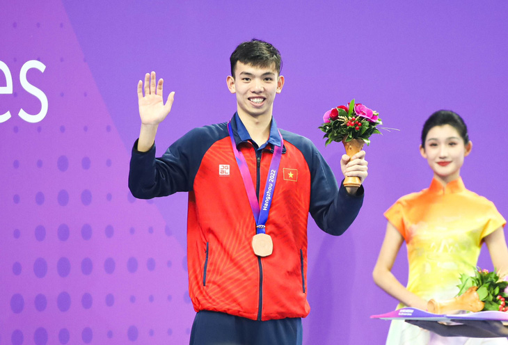 Sau khi giành suất dự Olympic Paris 2024 ở nội dung 800m, kình ngư Nguyễn Huy Hoàng được kỳ vọng sẽ giành thêm suất thi đấu ở nội dung sở trường 1.500m - Ảnh: hangzhou2022