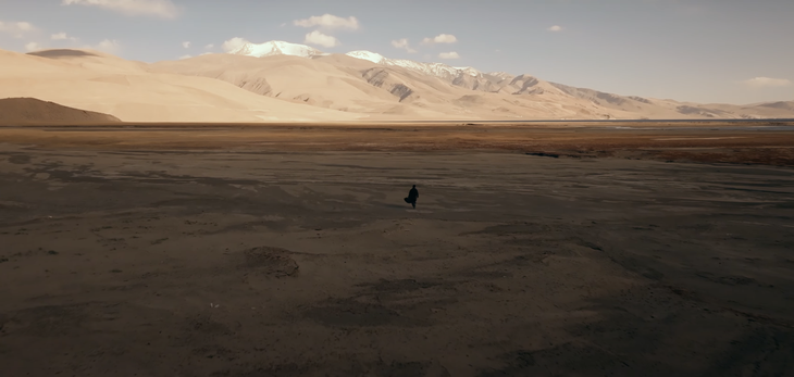 MV &quot;Hơn 1.000 năm sau&quot; của Quốc Thiên quay tại Ladakh, một vùng đất tuyệt đẹp tại Ấn Độ với độ cao hàng ngàn mét - Ảnh: NVCC