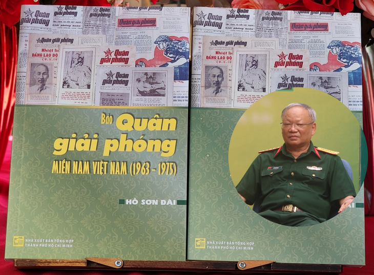Quyển sách &quot;Báo Quân Giải Phóng miền Nam Việt Nam 1963-1975&quot; - Ảnh: NXB TỔNG HỢP
