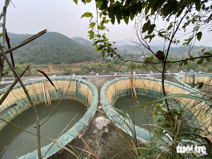 Bên trong một góc mỏ đất hiếm tại huyện Bảo Thắng (Lào Cai) sau khi kết thúc quá trình thăm dò (thời điểm tháng 4-2023) - Ảnh: QUANG THẾ