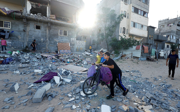 Thảm họa nhân đạo ở Dải Gaza ghê gớm hơn đạn bom