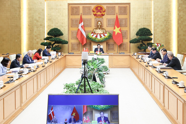 Thủ tướng Phạm Minh Chính hội đàm trực tuyến với Thủ tướng Đan Mạch - Ảnh: VGP