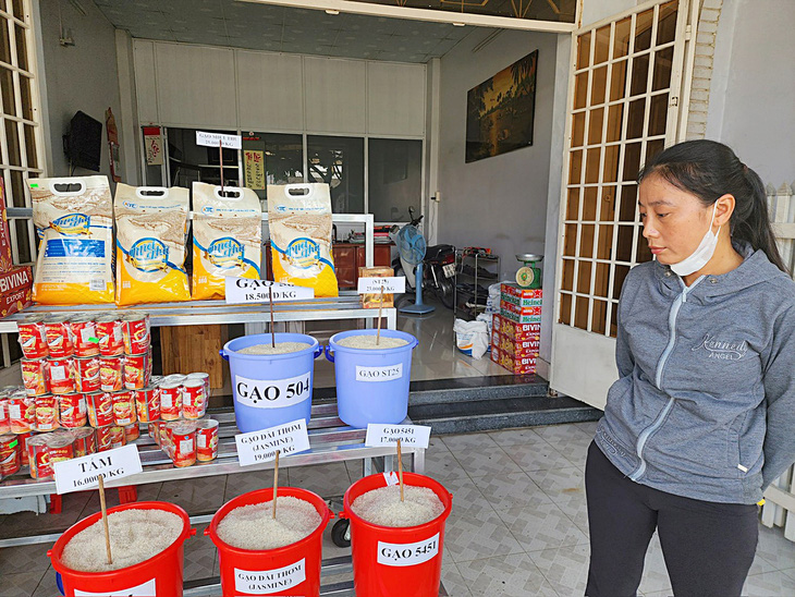 Giá gạo tại TP Rạch Giá, tỉnh Kiên Giang đã tăng mạnh so với những tháng trước đó - Ảnh: B.ĐẤU