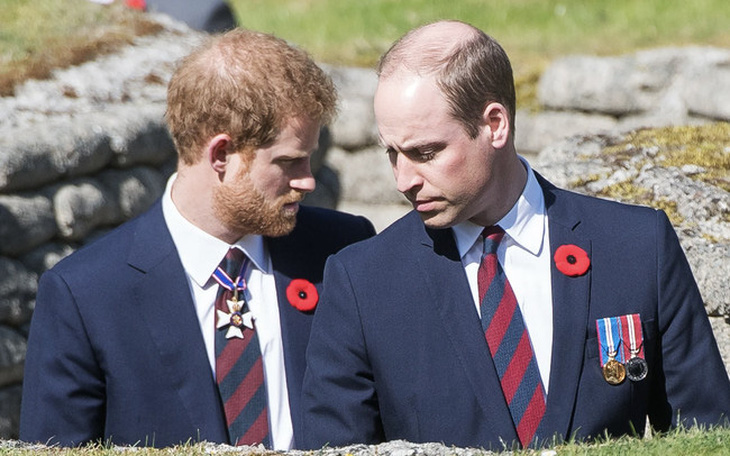 Hoàng tử Harry (trái) và anh trai William - Ảnh: Getty Images