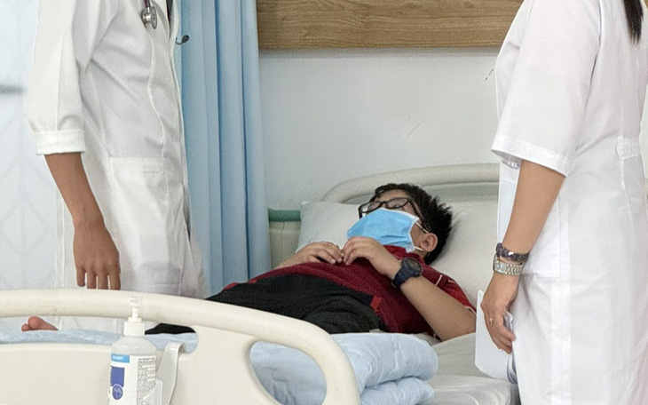 8 học sinh nhập viện vì ngộ độc thực phẩm