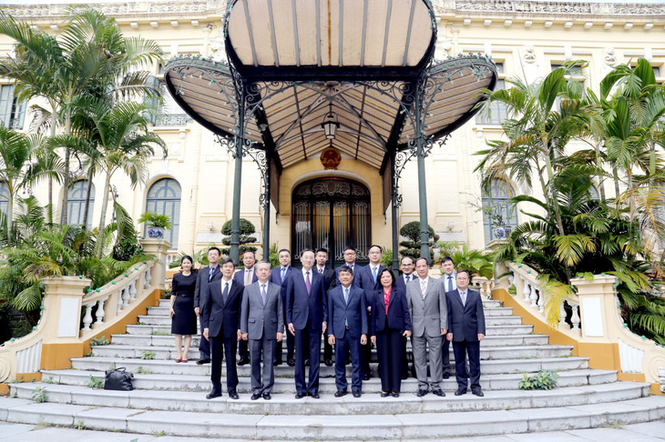 Đoàn Việt Nam và Trung Quốc chụp ảnh sau cuộc gặp - Ảnh: Bộ Ngoại giao cung cấp