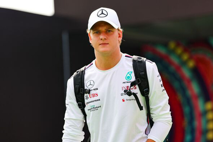 Con trai huyền thoại Schumacher vẫn theo đuổi F1 - Ảnh: REUTERS