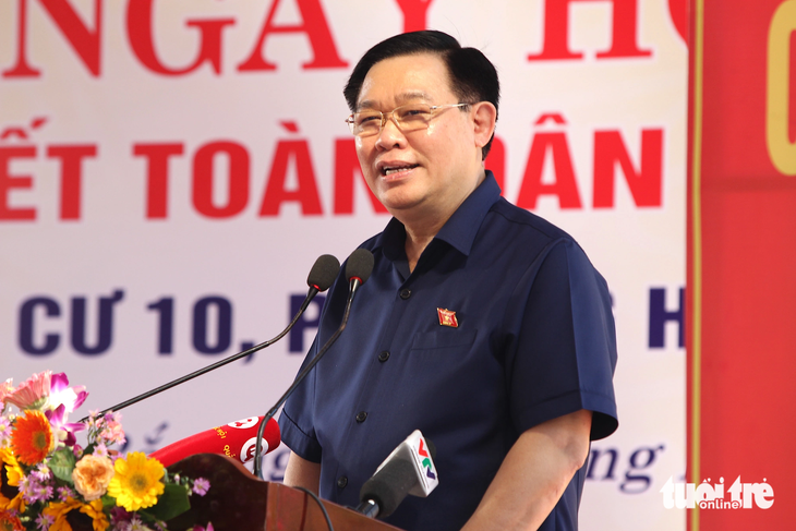 Chủ tịch Quốc hội Vương Đình Huệ khẳng định việc đầu tư cảng Liên Chiểu mang tầm nhìn dài hạn sẽ góp phần xây dựng "thế chân kiềng" cho kinh tế của Đà Nẵng - Ảnh: TRƯỜNG TRUNG