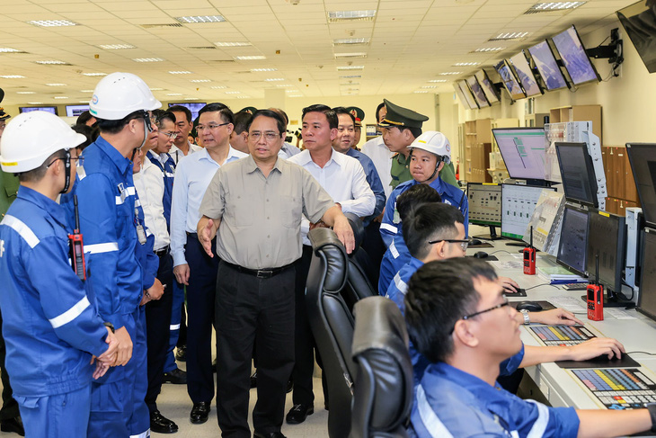 Thủ tướng đề nghị Công ty Lọc hóa dầu Nghi Sơn tiếp tục vận hành nhà máy bảo đảm an ninh, an toàn và bảo vệ môi trường - Ảnh: VGP