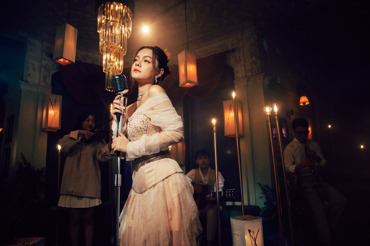 Phạm Quỳnh Anh phát hành EP tập hợp phần 2 của những bản hit vang bóng V-pop một thời