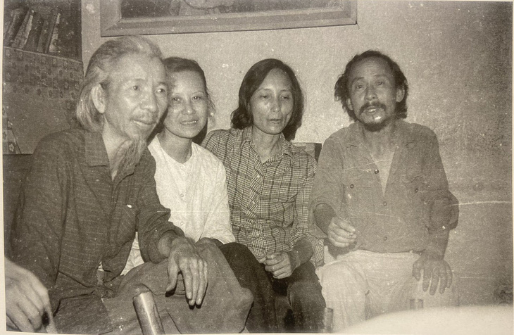 Vợ chồng nhạc sĩ Văn Cao và vợ chồng nhà phê bình mỹ thuật Thái Bá Vân - Ảnh: HÀTƯỜNG