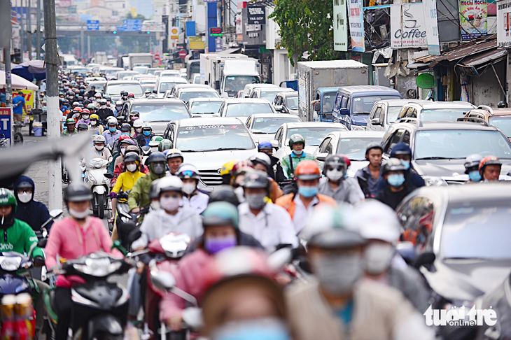 Là đô thị có hoạt động xây dựng, giao thông... tần suất cao, TP.HCM đang đẩy mạnh đầu tư cho hệ thống quan trắc - Ảnh: QUANG ĐỊNH