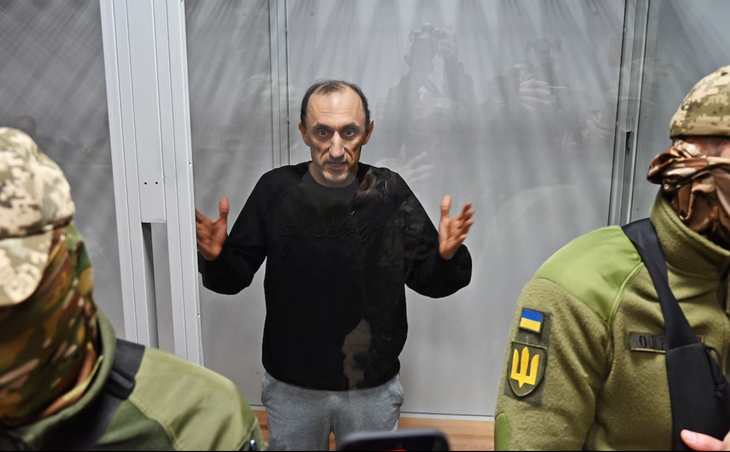 Đại tá Roman Chervinsky trong phiên điều trần tại tòa án ở thủ đô Kiev, Ukraine ngày 10-10 - Ảnh: WASHINGTON POST