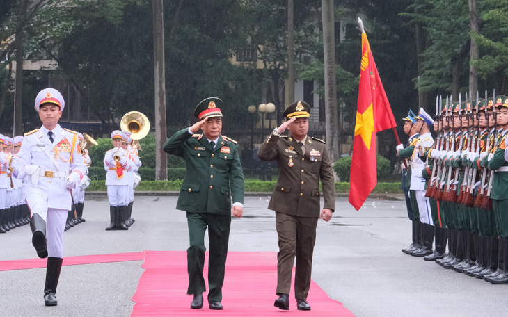 Đại tướng Phan Văn Giang hội đàm với Bộ trưởng Bộ Quốc phòng Campuchia