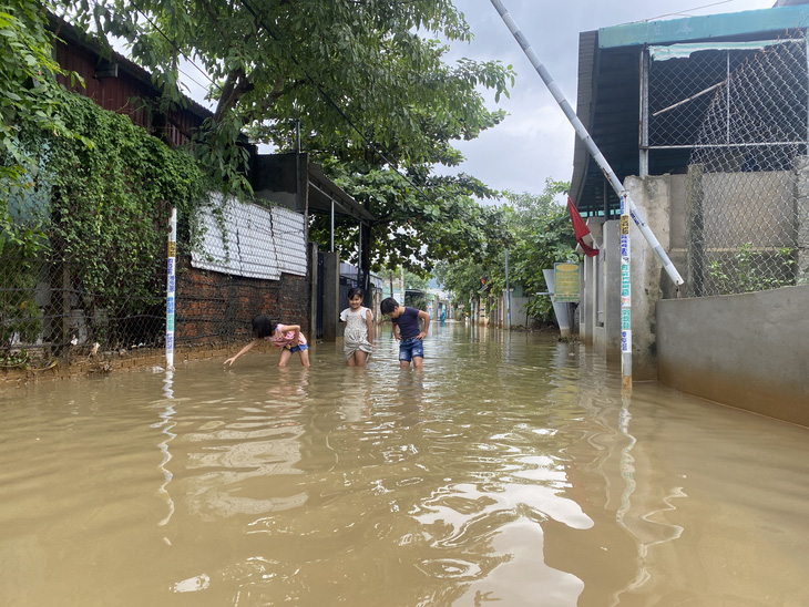 Học sinh Đà Nẵng được nghỉ học liên tiếp đề phòng mưa lụt - Ảnh: B.D.