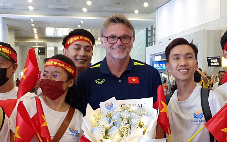 Kiều bào tại Philippines nồng nhiệt chào đón đội tuyển Việt Nam