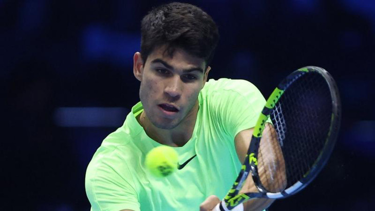 Alcaraz đã thất bại trong trận ra quân ở ATP Finals 2023 - Ảnh: BBC Sports