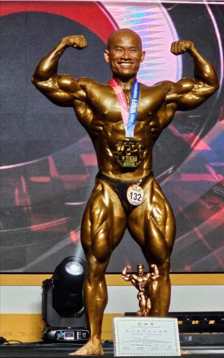 Hồ Huy Bình giành HCV hạng cân 70kg nam tại giải thể hình thế giới - Ảnh: M.T