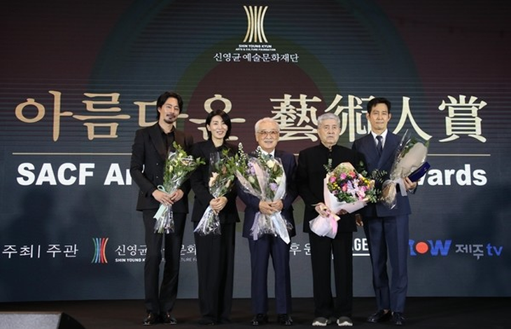 Jo In Sung tại lễ trao giải Beautiful Artist Awards lần thứ 13