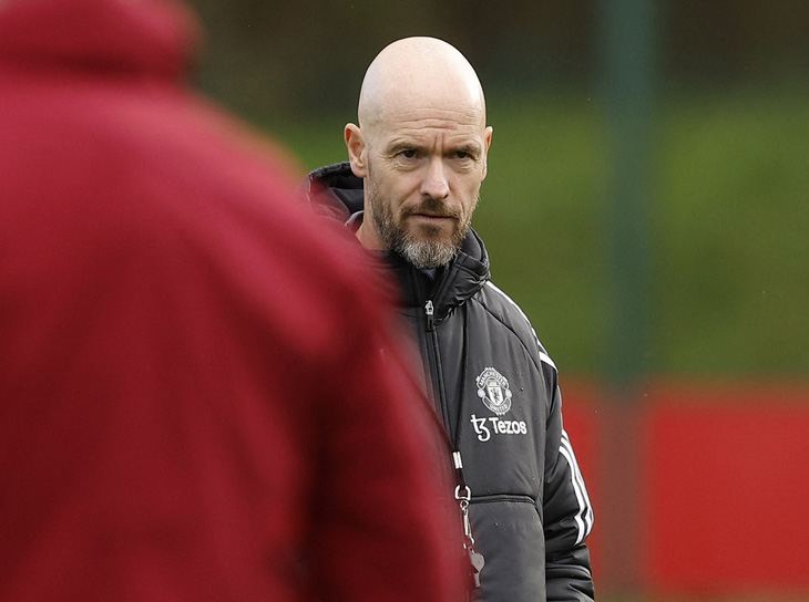 HLV Ten Hag vẫn nhận được sự ủng hộ của giới chủ Man United - Ảnh: REUTERS