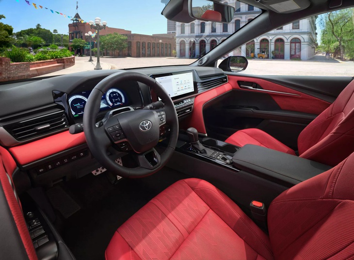 Toyota Camry đời mới chính thức chào sân - Ảnh 3. Cabin Toyota Camry 2024 mang giao diện hiện đại, rành mạch hơn thấy rõ - Ảnh: Toyota