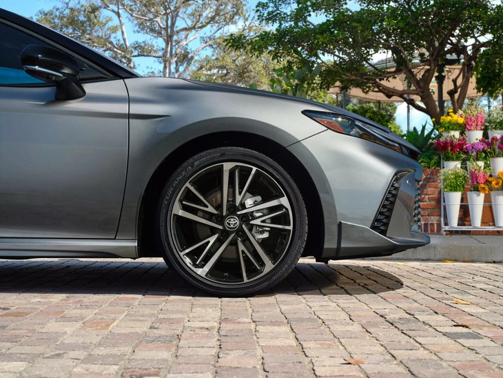 Toyota Camry đời mới chính thức chào sân - Ảnh 11. Toyota Camry đời mới chính thức chào sân - Ảnh 11.