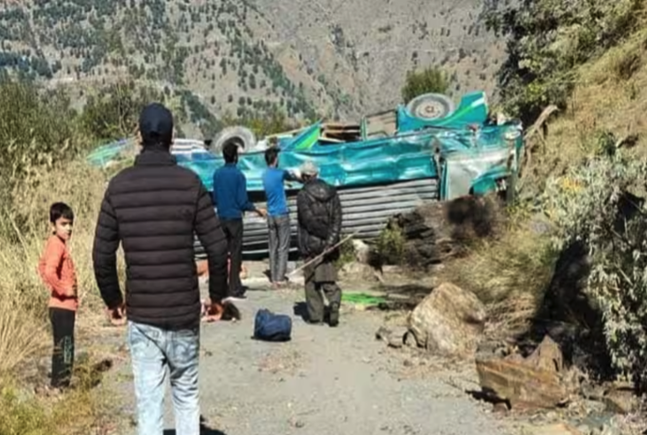 Hiện trưởng vụ tai nạn xe buýt ở Kashmir