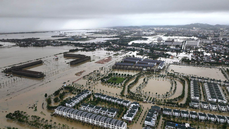 Mưa đặc biệt lớn, toàn tỉnh Thừa Thiên Huế có 8 huyện, thị, thành phố bị ngập lụt từ 0,3m đến 1,5m - Ảnh: GIS HUE