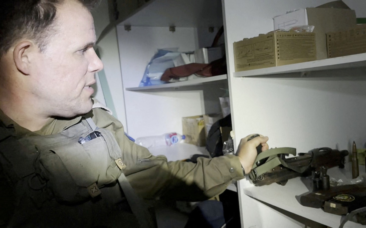 Israel lục soát mọi ngóc ngách trong Bệnh viện Al Shifa