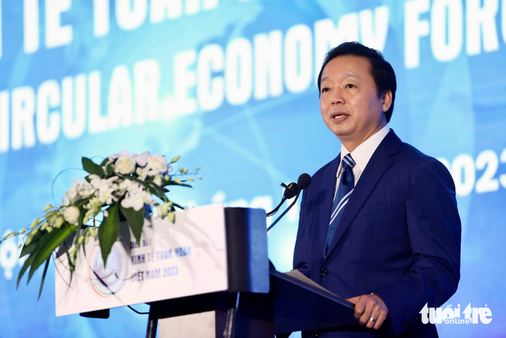 Phó thủ tướng Trần Hồng Hà phát biểu chỉ đạo tại “Diễn đàn kinh tế tuần hoàn Việt Nam 2023” - Ảnh: NGUYỄN KHÁNH