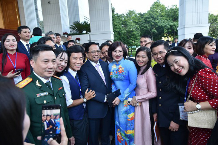 Thủ tướng Phạm Minh Chính gặp mặt, động viên các nhà giáo nhân kỷ niệm Ngày Nhà giáo Việt Nam 20-11 - Ảnh: VGP