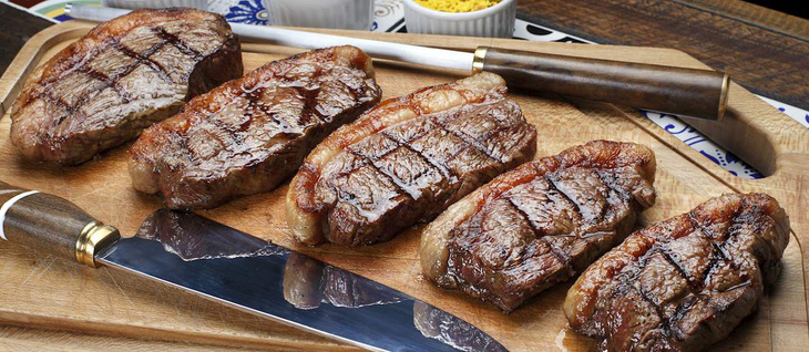 Picanha là tên một món steak được làm từ thịt bò tươi rất phổ biến và được đánh giá cao ở Brazil. Picanha được xếp thứ tư trong top 50 món ăn từ thịt ngon nhất thế giới - Ảnh: Taste Atlas