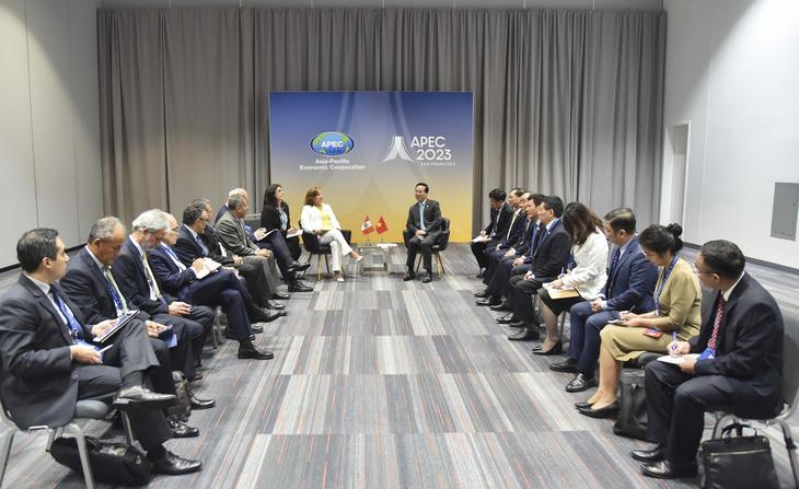 Chủ tịch nước Võ Văn Thưởng và Tổng thống Peru Dina Ercilia Boluarte Zegarra tại cuộc gặp ở Mỹ - Ảnh: TTXVN
