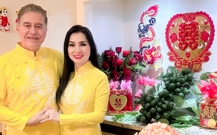 Kavie Trần và chồng tương lai diện áo dài truyền thống trong lễ đính hôn tại Mỹ