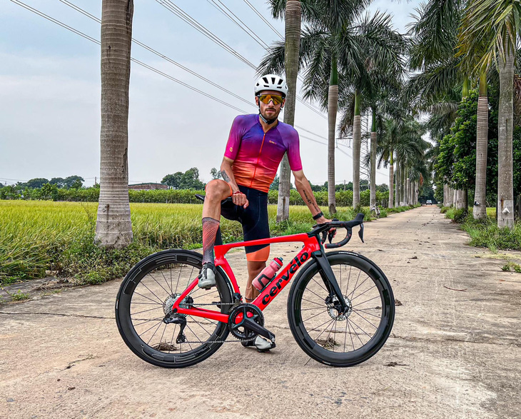 Javier Sarda Perez sẽ tham dự Cuộc đua xe đạp Nam Kỳ khởi nghĩa 2023 - Ảnh: FBNV