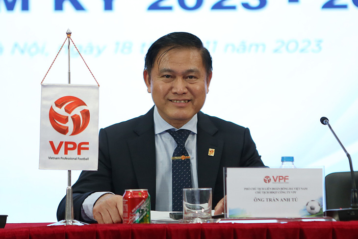 Ông Trần Anh Tú tiếp tục giữ chức chủ tịch hội đồng quản trị VPF nhiệm kỳ 2023 - 2026 - Ảnh: HOÀNG TÙNG