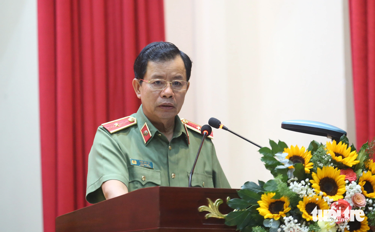 Thiếu tướng Trần Đức Tài phát biểu tại buổi tọa đàm - Ảnh: MINH HÒA