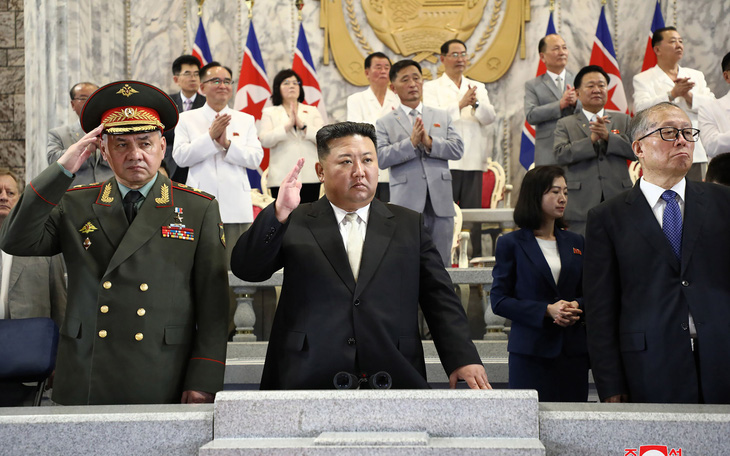 Hàn Quốc nghi Triều Tiên cung cấp hơn 1 triệu viên đạn pháo cho Nga