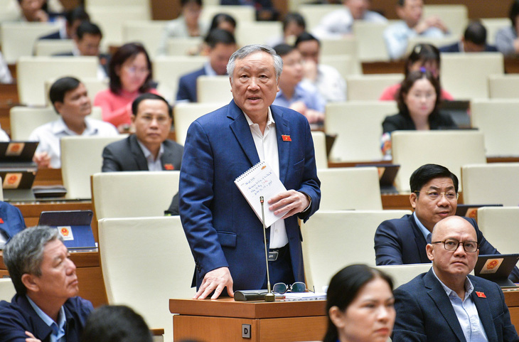 Chánh án Nguyễn Hòa Bình phát biểu tại Quốc hội ngày 20-11 - Ảnh: GIA HÂN