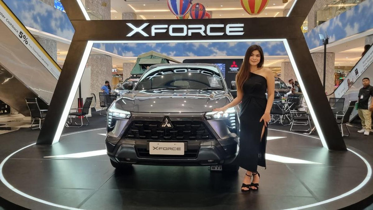 Mitsubishi Xforce trưng bày ở Bali, Indonesia. Trong sự kiện ra mắt ở Bali, lãnh đạo Mitsubishi Indonesia cho biết Xforce rất phù hợp với các con đường quanh co, bãi biển đầy cát và các điều kiện &quot;khó lường&quot; khác - Ảnh: Fimela