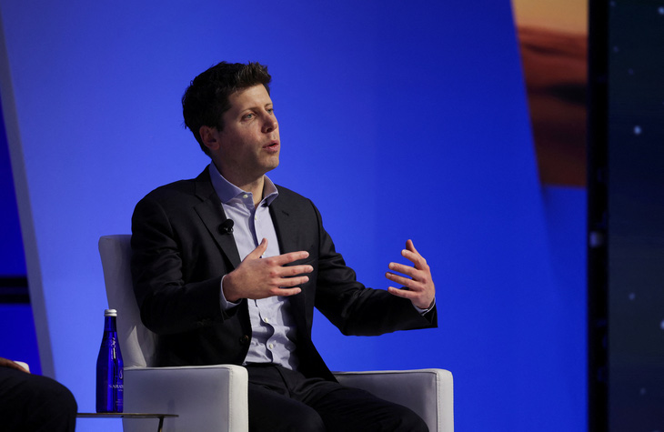 Cựu CEO OpenAI Sam Altman phát biểu tại Tuần lễ cấp cao APEC 2023 tại San Francisco (Mỹ) ngày 16-11, chỉ hai ngày trước khi được thông báo bị sa thải - Ảnh: REUTERS